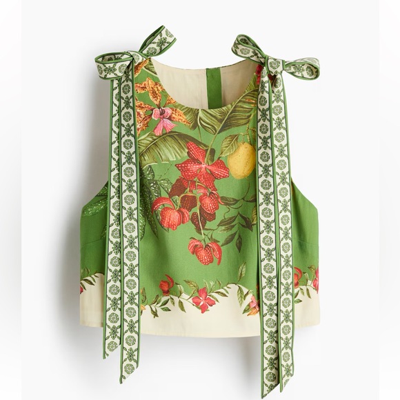 H&M NWT Crop Top ONLY part of a Coord set with Wrap Skirt Botanical Floral Print - Picture 3 of 17